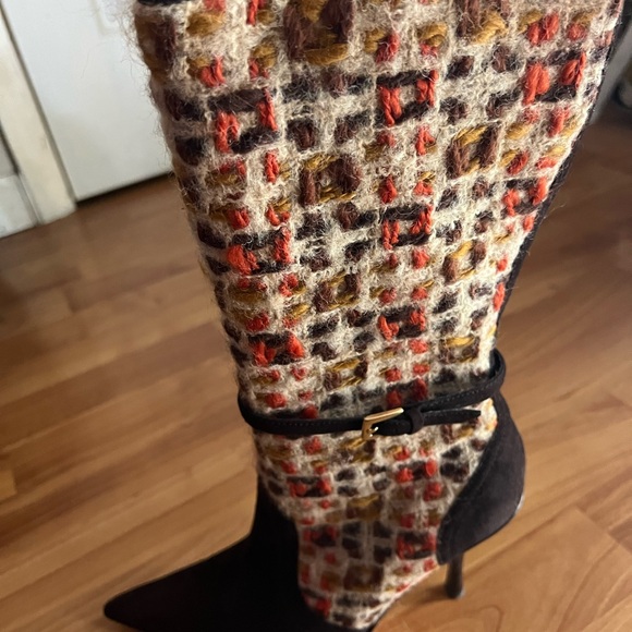 Chic Patterned Knee-High Boots - Picture 3 of 3